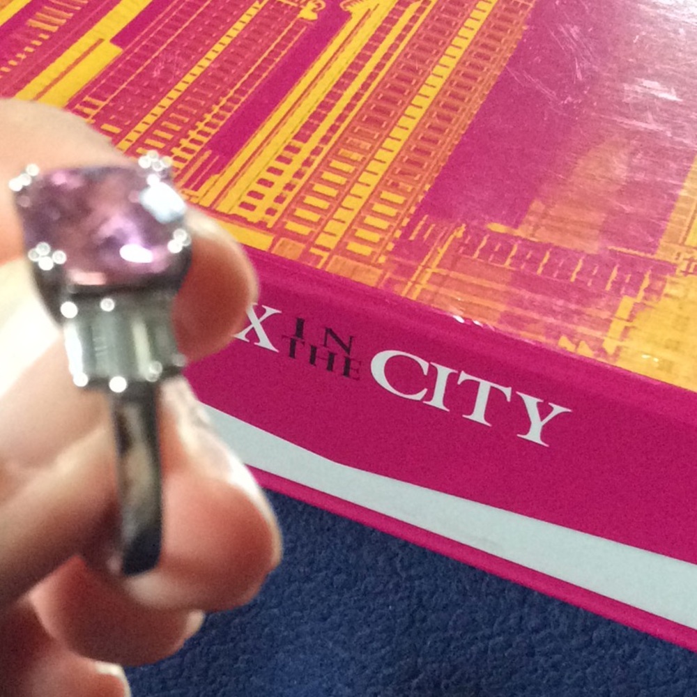 Pink stud sz9 ring - Picture 5 of 6